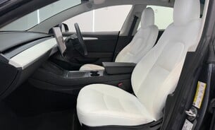 Tesla Model 3 Long Range, White Interior, Heat Pump, Heated Steering Wheel, Pano Roof 9