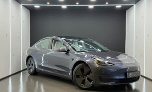 Tesla Model 3 Long Range, White Interior, Heat Pump, Heated Steering Wheel, Pano Roof 1