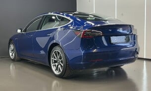 Tesla Model 3 Long Range Tow Bar One Owner Deep Metallic Blue, Black Interior Pano Roof 3