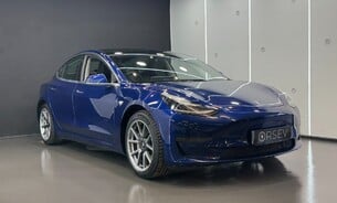 Tesla Model 3 Long Range Tow Bar One Owner Deep Metallic Blue, Black Interior Pano Roof 8