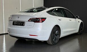 Tesla Model 3 Long Range, Heat Pump, Heated Steering Wheel, Pano Roof, Black Interior 12