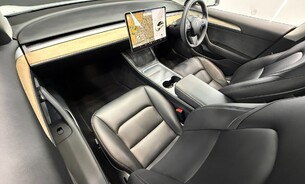 Tesla Model 3 Long Range, Heat Pump, Heated Steering Wheel, Pano Roof, Black Interior 6