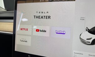 Tesla Model 3 Long Range, Heat Pump, Heated Steering Wheel, Pano Roof, Black Interior 18