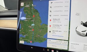 Tesla Model 3 Long Range, Heat Pump, Heated Steering Wheel, Pano Roof, Black Interior 14