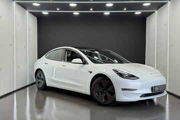 Tesla Model 3 Long Range, Heat Pump, Heated Steering Wheel, Pano Roof, Black Interior