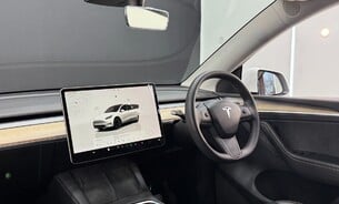 Tesla Model Y Long Range 20" Induction Alloys Panoramic Roof Black Interior  2