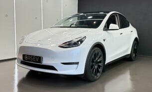 Tesla Model Y Long Range 20" Induction Alloys Panoramic Roof Black Interior  10