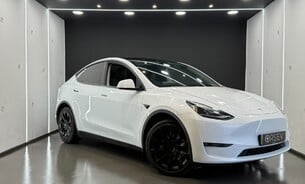 Tesla Model Y Long Range 20" Induction Alloys Panoramic Roof Black Interior  1