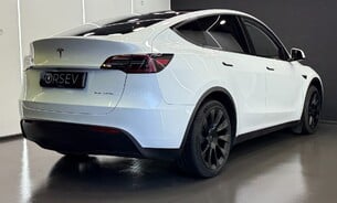 Tesla Model Y Long Range 20" Induction Alloys Panoramic Roof Black Interior  13