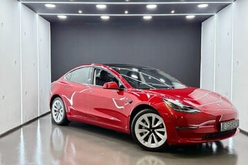 Tesla Model 3 Long Range, 19 inch Sport Wheels, Red Multi Coat, Black Interior, Heat Pump