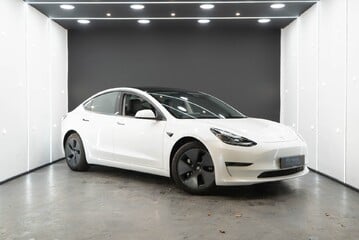 Tesla Model 3 Long Range Heat Pump Adaptive LED Headlights Panoramic Roof Black Interior