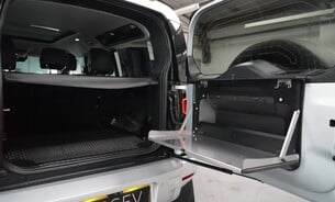 Land Rover Defender XS Edition 110 P400e PHEV Pano Roof, Advanced Tow Pack, FLRSH, Super Spec! 37