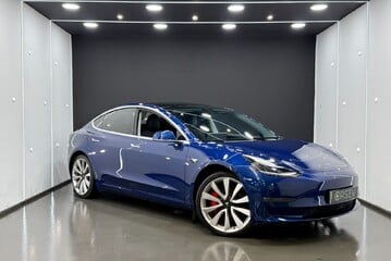 Tesla Model 3 Performance, LOW MILEAGE with Brand New Rear Tyres! Pano Roof 20" Alloys