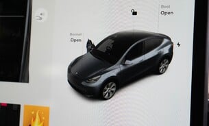 Tesla Model Y Long Range Enhanced Autopilot Midnight Silver Metallic One Owner Very Clean 17