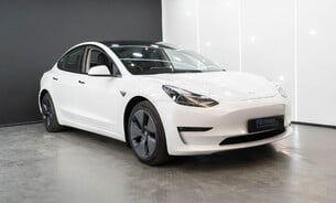 Tesla Model 3 Long Range, Heat Pump Heated Steering Wheel Pano Roof Black Interior VAT Q 5