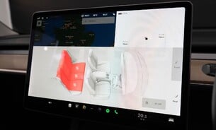 Tesla Model 3 Long Range, Heat Pump Heated Steering Wheel Pano Roof Black Interior VAT Q 17