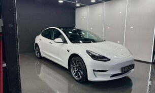 Tesla Model 3 Long Range Rear Wheel Drive c350 Mile Range! One Owner Heat Pump Ryzen Chip 7