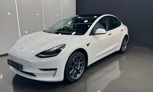 Tesla Model 3 Long Range Rear Wheel Drive c350 Mile Range! One Owner Heat Pump Ryzen Chip 6