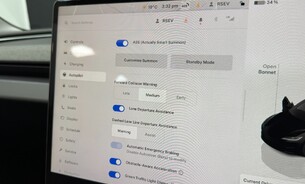 Tesla Model 3 RWD, Enhanced Autopilot, Auto Lane Change, AutoPark and Summon, VAT Q 18