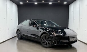 Tesla Model 3 RWD, Enhanced Autopilot, Auto Lane Change, AutoPark and Summon, VAT Q 1