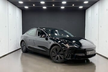 Tesla Model 3 RWD, Enhanced Autopilot, Auto Lane Change, AutoPark and Summon, VAT Q