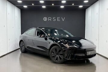 Tesla Model 3 RWD Enhanced Autopilot Auto Lane Change Solid Black Ambient Lighting VAT Q