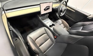 Tesla Model Y Performance, Black Interior, Panoramic Roof, Heated Seats, Track Mode VAT Q 6