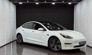 Tesla Model 3 Long Range Heat Pump Heated Steering Wheel Pano Roof Black Interior VAT Q 1
