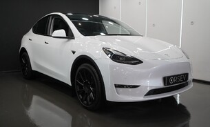 Tesla Model Y Long Range 20" Induction Alloys Pano Roof Black Interior One Owner  11