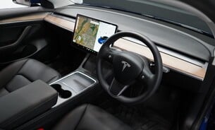 Tesla Model 3 Long Range, Enhanced Autopilot, 19 inch Sport Wheels, Pano Roof, One Owner 2