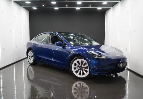 Tesla Model 3 Long Range, Enhanced Autopilot, 19 inch Sport Wheels, Pano Roof, One Owner