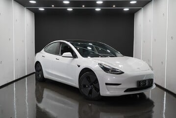 Tesla Model 3 Standard Range Plus, Heat Pump, LFP Battery, Panoramic Roof, Black Interior