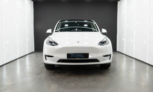 Tesla Model Y RWD, 20" Induction Alloys Pano Roof Heated Steering Wheel and Seats 1 Owner 6