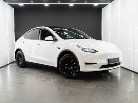 Tesla Model Y RWD, 20" Induction Alloys Pano Roof Heated Steering Wheel and Seats 1 Owner