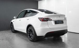 Tesla Model Y RWD, 20" Induction Alloys Pano Roof Heated Steering Wheel and Seats 1 Owner 3