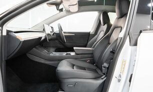 Tesla Model Y RWD, 20" Induction Alloys Pano Roof Heated Steering Wheel and Seats 1 Owner 4