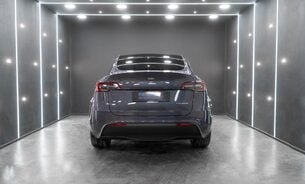 Tesla Model Y Long Range, Midnight Silver Metallic, Premium Sound, Panoramic Roof  4