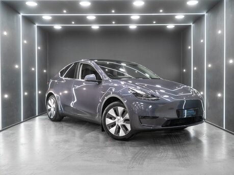 Tesla Model Y Long Range, Midnight Silver Metallic, Premium Sound, Panoramic Roof 