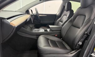 Tesla Model Y Long Range, Midnight Silver Metallic, Premium Sound, Panoramic Roof  3