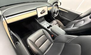 Tesla Model Y Long Range, Midnight Silver Metallic, Premium Sound, Panoramic Roof  6