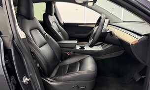 Tesla Model Y Long Range, Midnight Silver Metallic, Premium Sound, Panoramic Roof  8