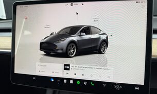 Tesla Model Y Long Range, Midnight Silver Metallic, Premium Sound, Panoramic Roof  15