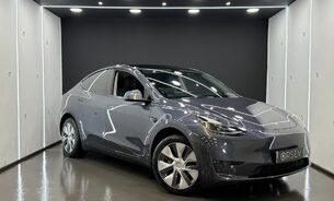 Tesla Model Y Long Range, Midnight Silver Metallic, Premium Sound, Panoramic Roof  1