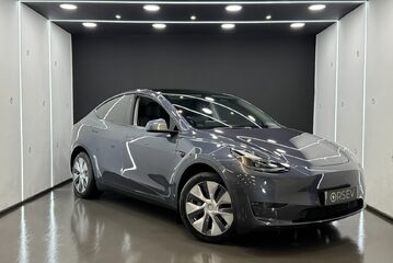 Tesla Model Y Long Range, Midnight Silver Metallic, Premium Sound, Panoramic Roof 
