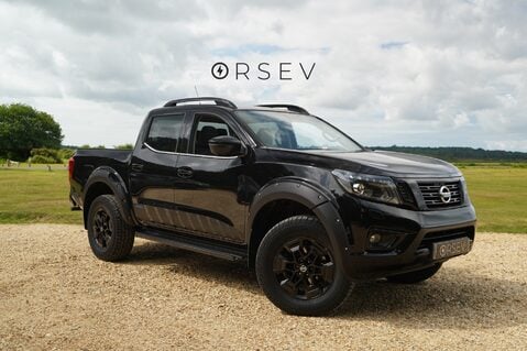 Nissan Navara DCI N-GUARD SHR DCB, FSH, Tow Bar, Tonneau Cover, Sunroof 360 Camera VAT Q 