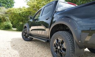 Nissan Navara DCI N-GUARD SHR DCB, FSH, Tow Bar, Tonneau Cover, Sunroof 360 Camera VAT Q 7