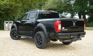 Nissan Navara DCI N-GUARD SHR DCB, FSH, Tow Bar, Tonneau Cover, Sunroof 360 Camera VAT Q 2