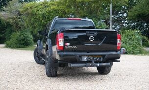 Nissan Navara DCI N-GUARD SHR DCB, FSH, Tow Bar, Tonneau Cover, Sunroof 360 Camera VAT Q 11