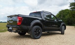Nissan Navara DCI N-GUARD SHR DCB, FSH, Tow Bar, Tonneau Cover, Sunroof 360 Camera VAT Q 13
