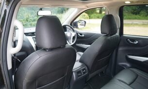 Nissan Navara DCI N-GUARD SHR DCB, FSH, Tow Bar, Tonneau Cover, Sunroof 360 Camera VAT Q 19